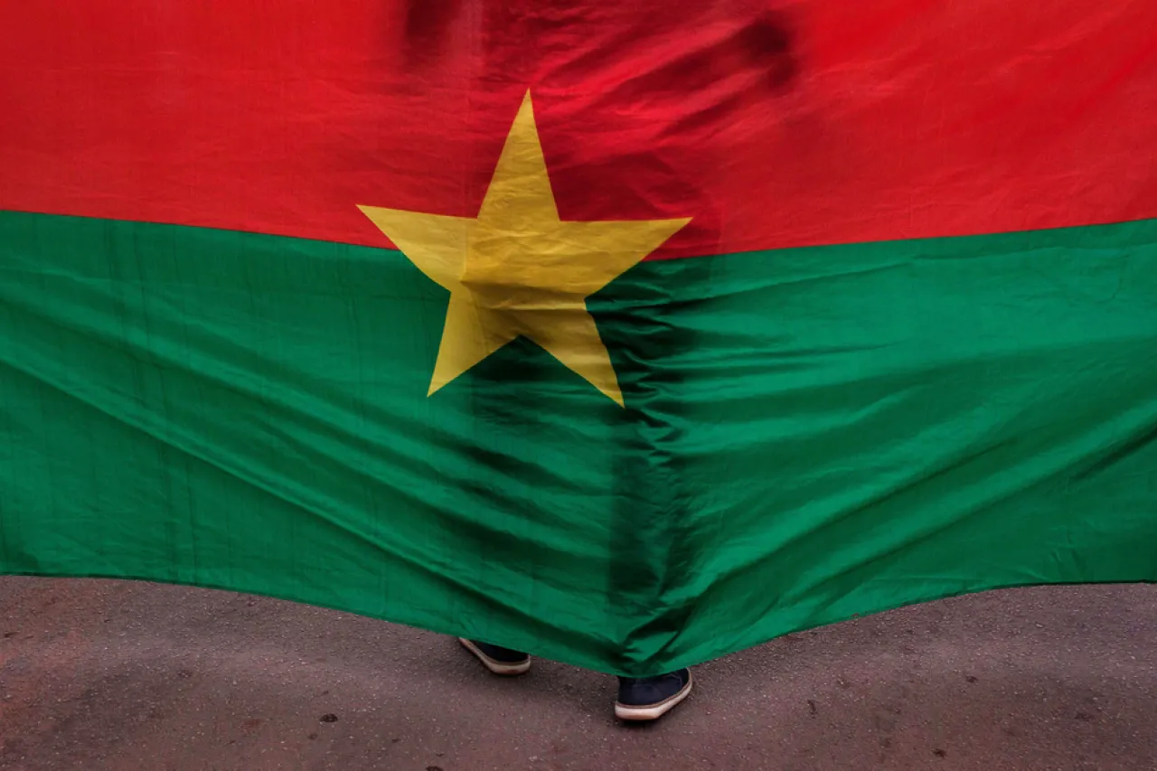 Mali y Burkina Faso vetan la entrada de estadunidenses en represalia contra EU